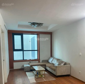 Cho thuê chung cư 2 ngủ full đồ , Valencia Việt Hưng, Giá 11 Triệu tiện ích xung quanh