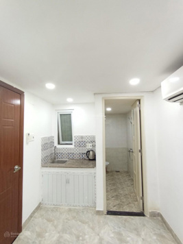 Phòng full nội thất 18m2, giá: 4,5 triệu, lầu trệt