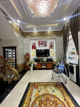 Village góc 2 mặt tiền sát Aeon Tân Phú (7.5 x 13.3m) 3 tầng kiên cố không lộ giới chỉ 12.5 tỷ