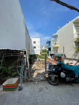 Đất thổ cư ngay trung tâm thị trấn 50m2, 57m2 mặt tiền hẻm xe hơi 1979 Huỳnh Tấn Phát. Giá 3,6 tỷ