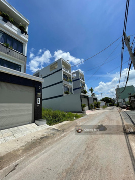 Bán đất thổ cư - mặt tiền đường 12m 2552 Huỳnh Tấn Phát, Nhà Bè dt 5m x 22m giá 5,5 tỷ