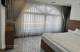 Cho thuê khách sạn 33 phòng giá 120tr/th, hẻm phố Tây gần biển Nha Trang