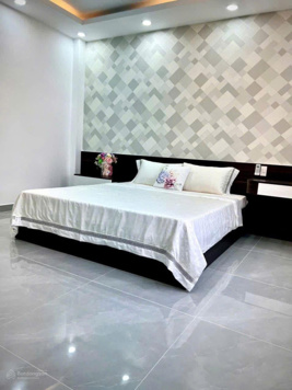 Nguyễn Tri Phương Quận 10, hẻm ô tô 5m cách MT 20m, 5 tầng mới đẹp ở ngay