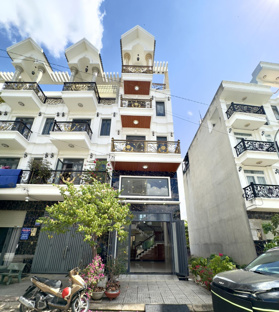 Bán Nhà|Ngộp 5 Tỷ x|Đường 12 -4m x 15m Đúc 4 lâu |