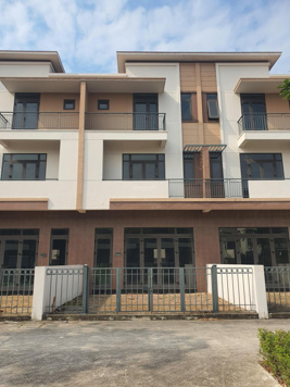 Bán shophouse tại Centa City, 7,x tỷ, 120m2, mặt tiền 6m, 3 tầng đường 26m kinh doanh tốt