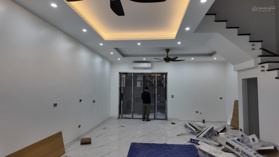 Bán cắt lỗ 400 triệu căn nhà 4 tầng cho thuê 18 triệu/ tháng LH 0587 532 894