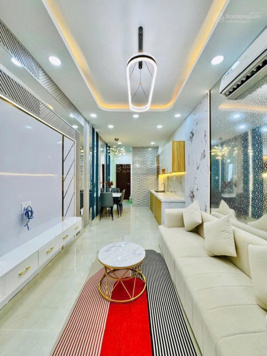 Nhà đẹp 3PN ngay Cầu Bông sát Q1 tặng full NT