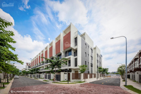 Bán nhà phố kế 1 trệt 3 lầu Midori Park chủ đầu tư Becamex Tokyu 6x19m giá 9tỷ7, hỗ trợ vay 70%