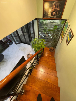 Bán căn nhà 2 tầng ngõ xe hơi tránh nhau ở Âu Cơ, Tây Hồ DT 98m2, MT 6m vuông sổ