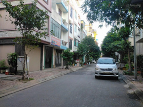 Bán nhà C4 Phúc Lợi, hàng xóm Vinhoms, gần chợ Phúc Lợi, ôtô 7 chỗ đỗ cổng, 61m2, MT 5m, nhỉnh 4 tỷ