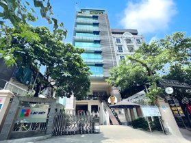 Văn phòng 225m2 giá 106 triệu (bao điện lạnh) - Cao Ốc Lạc Việt