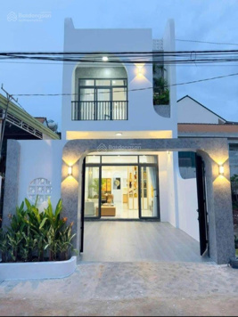 Cần bán căn nhà ngay mặt tiền đường Hoàng Phan Thái - SHR - 860 TR