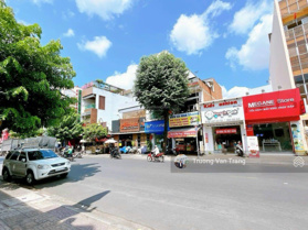 Bán cặp MTKD Vườn Lài 8x18,5m, đúc 3 tấm đẹp, giá 26,5 tỷ!