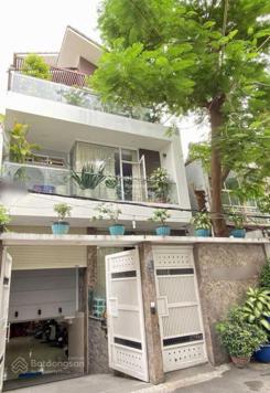 Bán nhà hẻm vip đường Lê Văn Sỹ, Quận 3 DT 8.8x20m, trệt 4 tầng