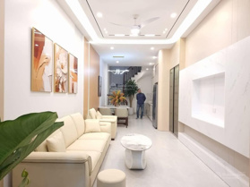 Tôi cần bán nhà trong ngõ 219 Bồ Đề - Hồng Tiến 56m2 - 5 tầng có sân vườn. nội thất đầy đủ