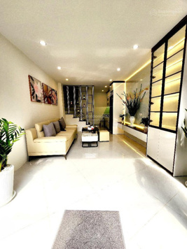 Bán nhà 5 tầng mới, full nội thất khu Minh Khai Timecity, diện tích 28m2, chỉ có 5,75 tỷ