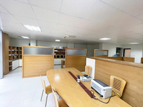 Chính chủ cho thuê VP 80m2 tại mặt đường Phương Mai, Đống Đa, view cửa kính, thông sàn, lô góc