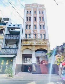 Bán khách sạn Ký Con, P - Nguyễn Thái Bình Q. 1. Hầm 8 lầu, doanh thu 200tr/th