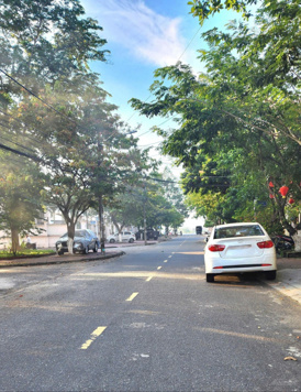 Cần bán nhà 3 tầng cực đẹp khu đê bao nam Sông Trà Khúc, đường nhựa vỉa hè rộng đối diện công viên