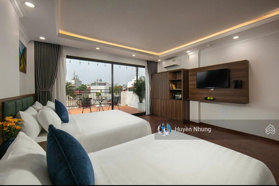 Khách sạn mặt phố cổ, hai mặt tiền quyền lực, tổng 25 phòng khép kín. Mới xây, nội thất Châu Âu