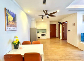 Bán nhà tập thể Kim Liên, Lương Định Của, 50m2, nhà đẹp, ở ngay, ô tô đỗ cửa, sân chơi rộng