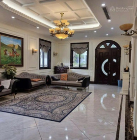 Giảm chào 20 tỷ rẻ hơn so với TT căn biệt thự đẳng cấp vip khu nhà giàu, ô tô vào nhà sát mặt phố