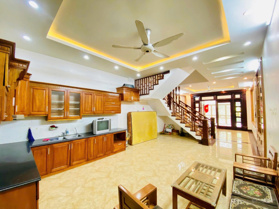 Bán nhà khu 4 Bình Minh hàng xóm Vinhomes, 95m2, MT 5m, 3 tầng, Đông Nam, có gara, giá nhẹ 4,85 tỷ