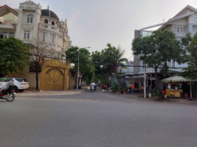 Ngộp Bank cần bán gấp MT KDC Vĩnh Lộc DT 10m x 20m, chào 10.5 tỷ ( có trả giá là bán )