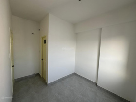 Bán gấp CH Hoàng Quân Plaza, giá chỉ 900 tr/2PN/2WC, bao phí sang tên. Cách quận 1 chỉ 25 phút