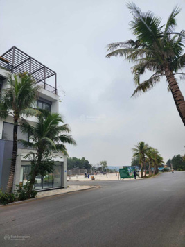 Bán lô Shophouse 143m2 lô góc 3 mặt thoáng hoàn thiện full nội thất giá nhỉnh 12 tỷ LH; 0855 432 222