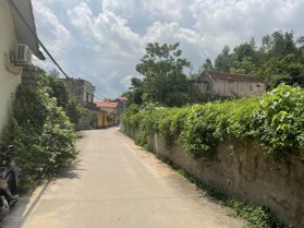 Bán đất tặng nhà 3 tầng mái Thái đẹp lung linh, giá 3,1 tỷ