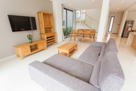 Bán Villa chính chủ rẻ nhất khu vực biển, nằm trên con đường Resort, sử dụng tiện ích Resort 5*