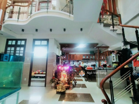 Chỉ 3 tỷ 900 triệu sở hữu ngay căn nhà khá đẹp, 1/ Đinh Tiên Hoàng, Hải Châu, Đà Nẵng 106m2 3 tầng