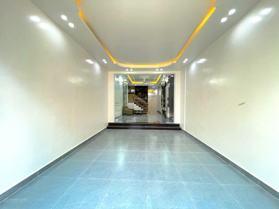 Bán nhà 3 tầng cực đẹp mặt đường Phạm Bá Trực, DT 85.9m2 ngang 5m. LH 0936 577 587