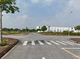 Bán gấp lô 100m2 trục cổng phụ hướng Nam giá 2,7xx tỷ tại KĐT phía tây thị trấn Thắng, HH, BG