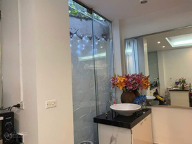 Cho thuê nhà 4 tầng ngõ 40 xuân Diệu. Tây Hồ .Ngõ nhỏ xe ba gác .yên tĩnh