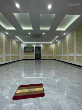 Cho thuê shophouse 50m2, có thang máy, 45 triệu, Trung Kính, Yên Hòa, Cầu Giấy, Hà Nội