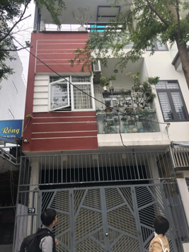 Bán nhà mặt tiền 3 tầng đường Cao Bá Quát, Quận Sơn Trà, TP. Đà Nẵng, đường 5,5m, vị trí VIP