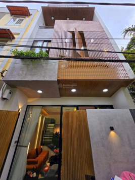 Bán Nhà 3 Tầng Thiết Kế Luxury Sang Trọng Ngay Ngã 4 Duy Tân - Nguyễn Tri Phương