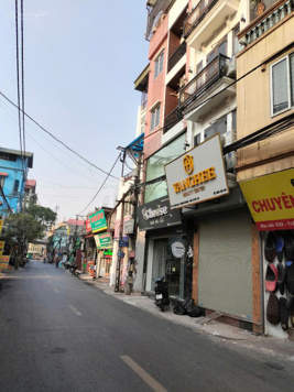 Bán gấp nhà MP Trần Cung, DT 47m2 x MT 4m, 5 tầng, khu vực kinh doanh sầm uất. Giá 12,5 tỷ