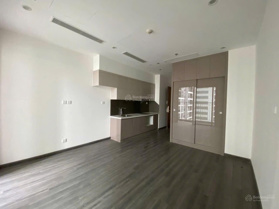 Đầu tư mua gấp Studio 31m2,khu ZenPark, tầng trung thoáng , full đồ cơ bản. giá chỉ 1.830 triệu