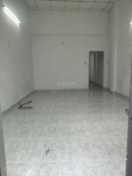 Cần pass lại hợp đồng thuê nhà nguyên căn 2pn 1wc giá 6 triệu tại quận Bình Tân
