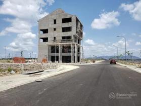 Vị trí view 3 mặt tiền biển, giá ngộp nhất khu chỉ 1tỷ320tr đã bao gồm thuế phí, có 3 nền liền nhau