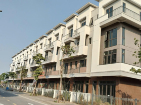 Bán căn áp góc. 75 m2, sát chợ Vải Ninh Hiệp. Cách Hà Nội 12 km