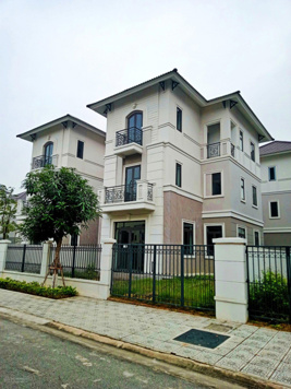 Bán biệt thự đơn lập view đẹp tại Hữu Nghị, Từ Sơn, Bắc Ninh, 15 tỷ, 216m2 cách Long Biên 6km