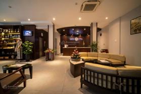 Cho thuê hẻm Vip Pasteur, nhà thờ Đức Bà, Q1. DT: 8x18m, trệt 3 tầng; Giá: 42tr. Tell: 0898 311 051