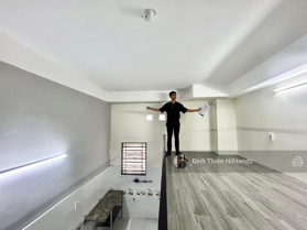 Cho thuê phòng trọ gác cao ở được 4 người ngay Lê Văn Sỹ giáp Quận 3 gần CV Hoàng Văn Thụ