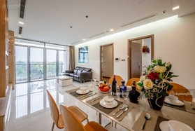 Cần bán gấp căn hộ 3PN - 120 m2 - giá 10.8 tỷ - Vinhome Central Park view thoáng LH: 0933 333 133