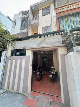 Cho thuê nhà riêng Nguyễn Văn Cừ, Long Biên, DT 75m2, 3 tầng đầy đủ nội thất, vào ở ngay, 11tr/th