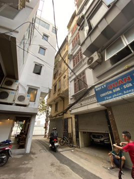 Cho thuê nhà trong ngõ 259 Trích Sài 40m2 x 5 tầng, 1 tum